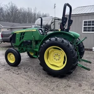 2015 JOHN DEERE 5055E Tractor